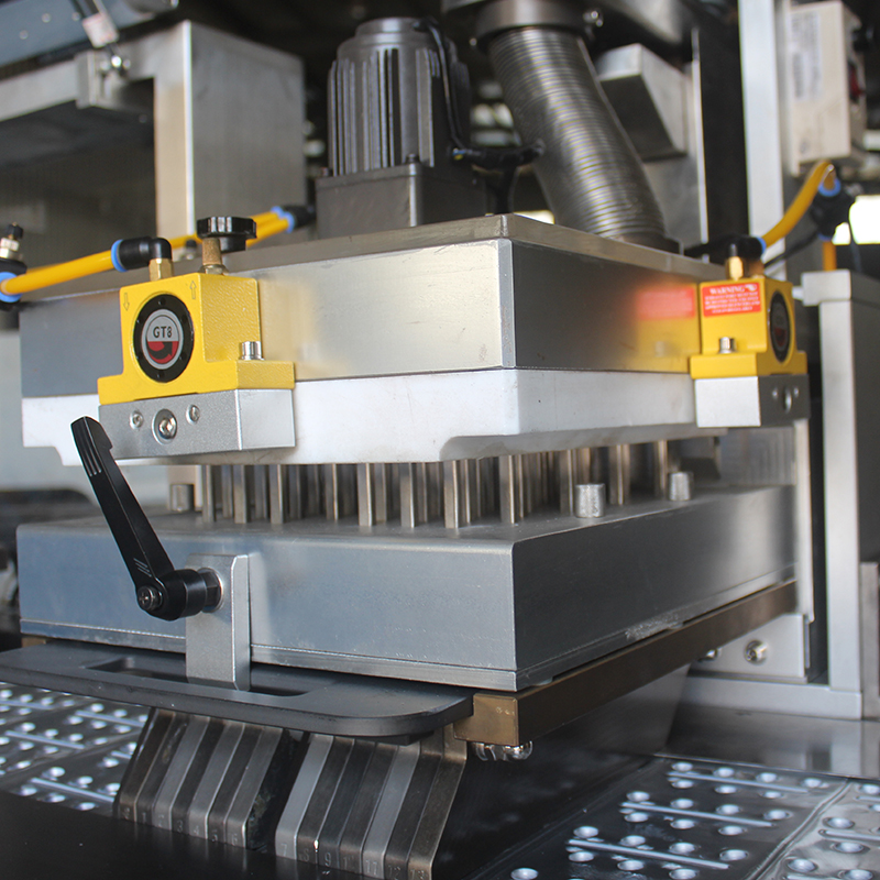 small pharmaceutical tablet capsule blister packing machine