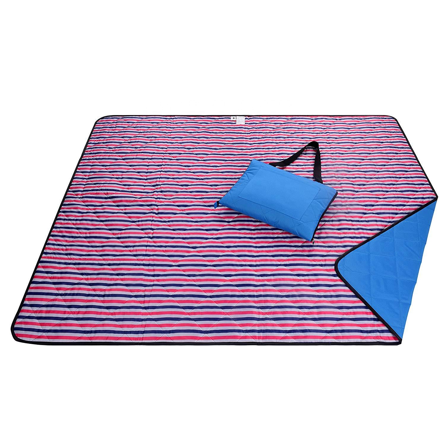 outdoor folding waterproof picnic blanket with tote for family