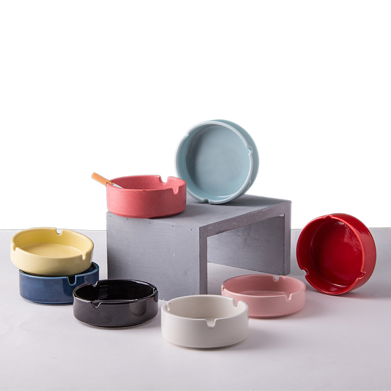 No minimum MOQ support OEM and ODM wholesale luxury designer custom logo ceramic car cigar ashtray outdoor for Office and hotel