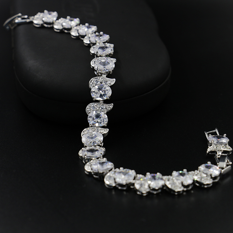 Fashion Bracelets Women Wedding Engagement Bracelets Gift Party Jewelry Accessories Charm Bracelet for Ladies