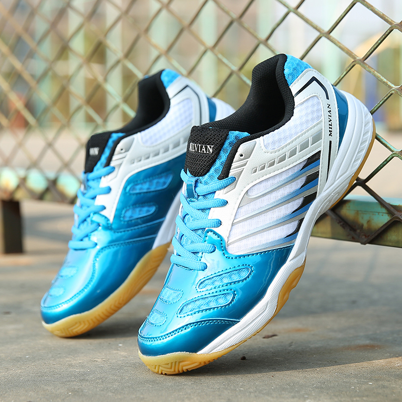 Hot selling for sale soccer football shoes designer sneakers famous brands