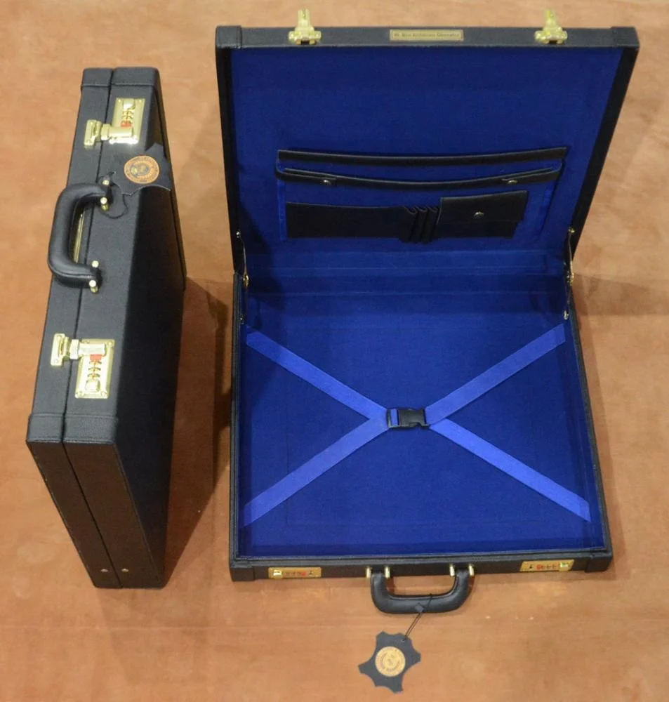 Жесткий чехол Freemason Masonic и мягкий чехол. Чехол с масонским фартуком и ригалией.