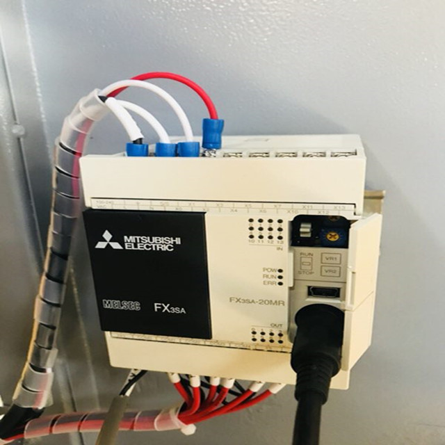 Машина для выдувного формования Mitsubishi, plc, Japan mitsubishi plc