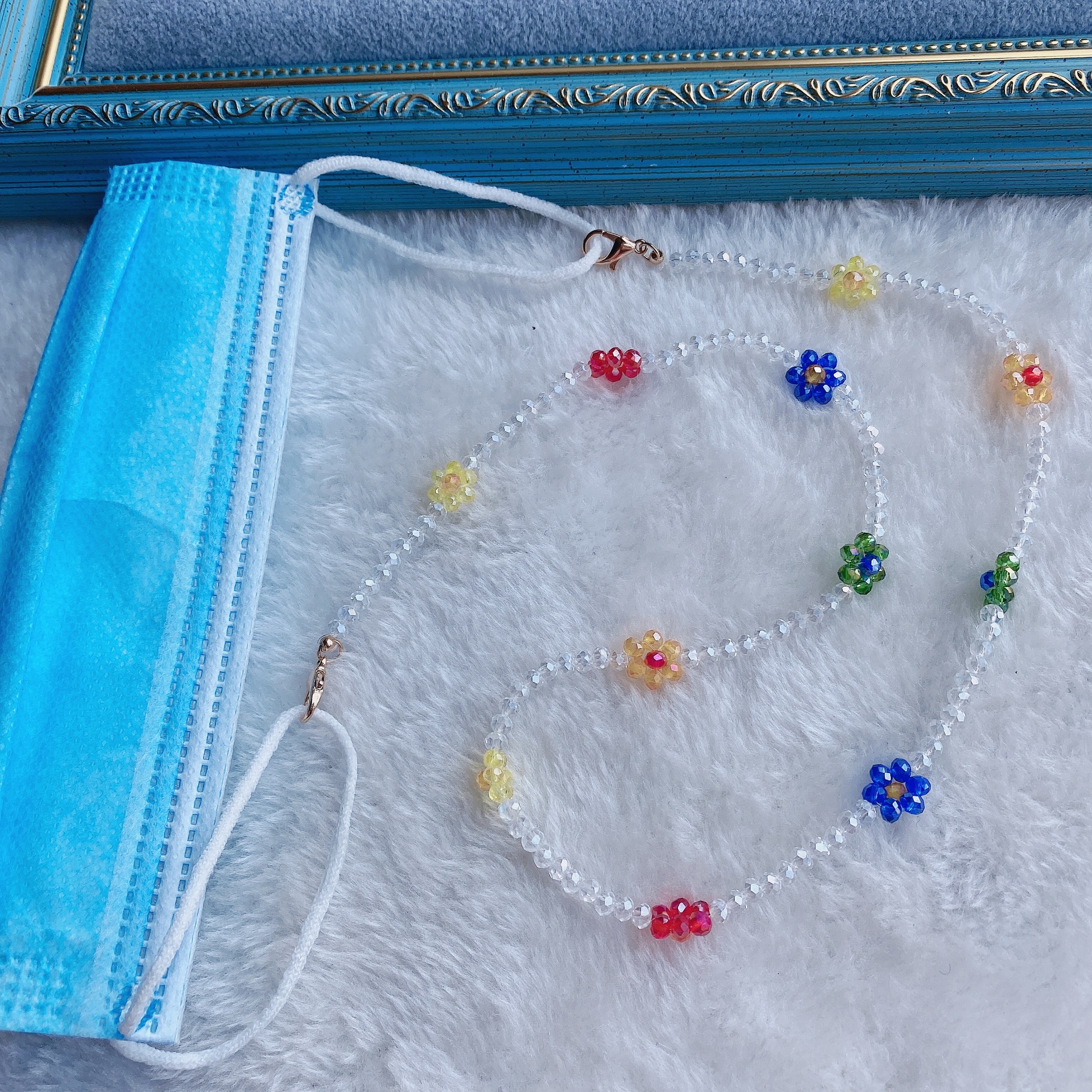 Daisy Beaded Reading Glasses Sunglasses Jewelry Chains and Straps Eyewear Holder