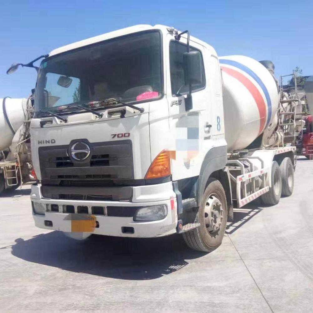 Хорошее состояние Автобетоносмеситель б/у Hino 700 грузовик
