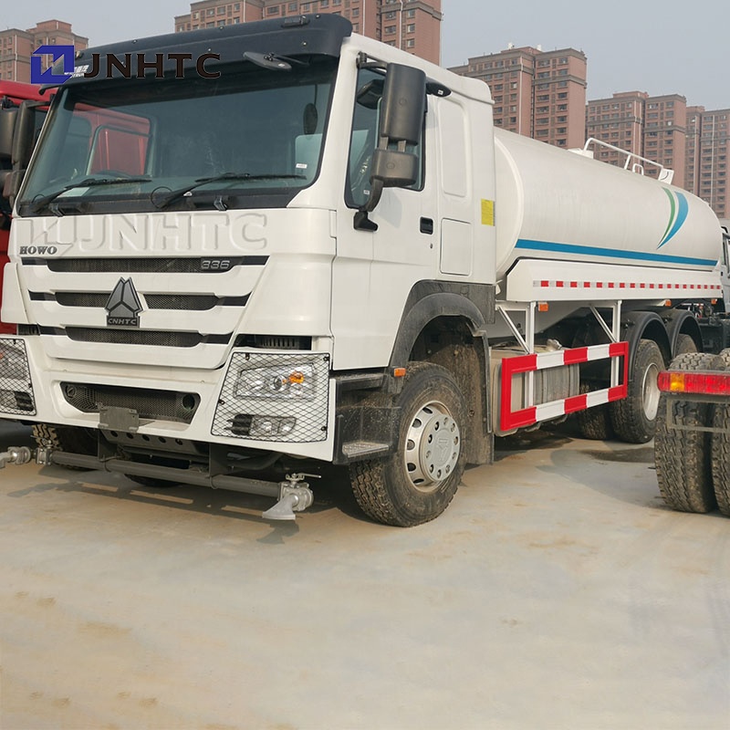 Низкая цена Sinotruk Howo 6x4 автоцистерны для воды