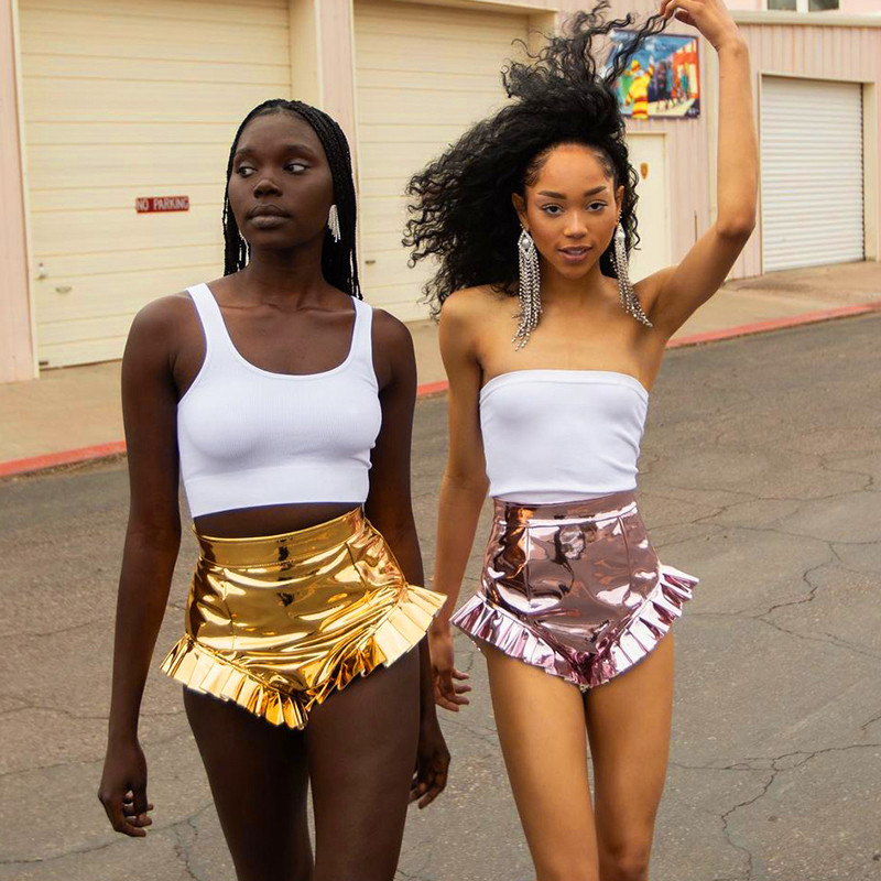 Summer Street Fashion Reflective V Shape Metallic Shiny Ruffle Spandex Pu Faux Leather Sexy High Waisted Shorts For Women