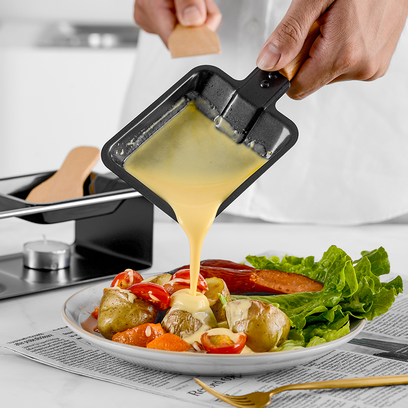 Non-stick metal raclette cheese grill set with foldable handle for cheese backing dish for 2 persons