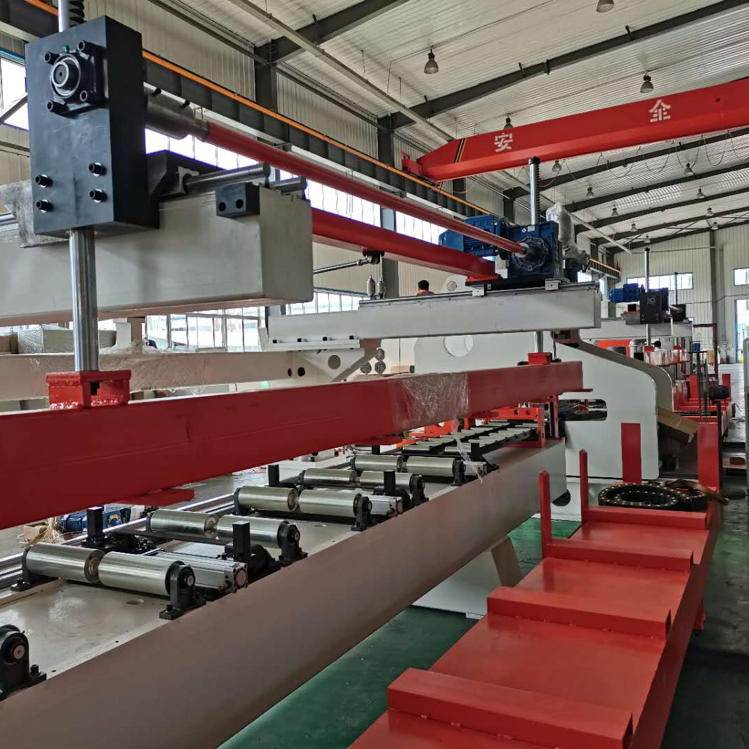 Customizable car beam punching production line