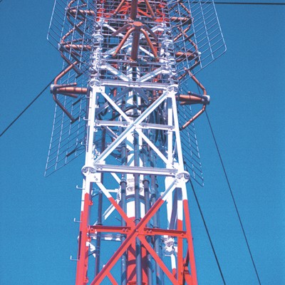 5G сигнал излучения связи башня