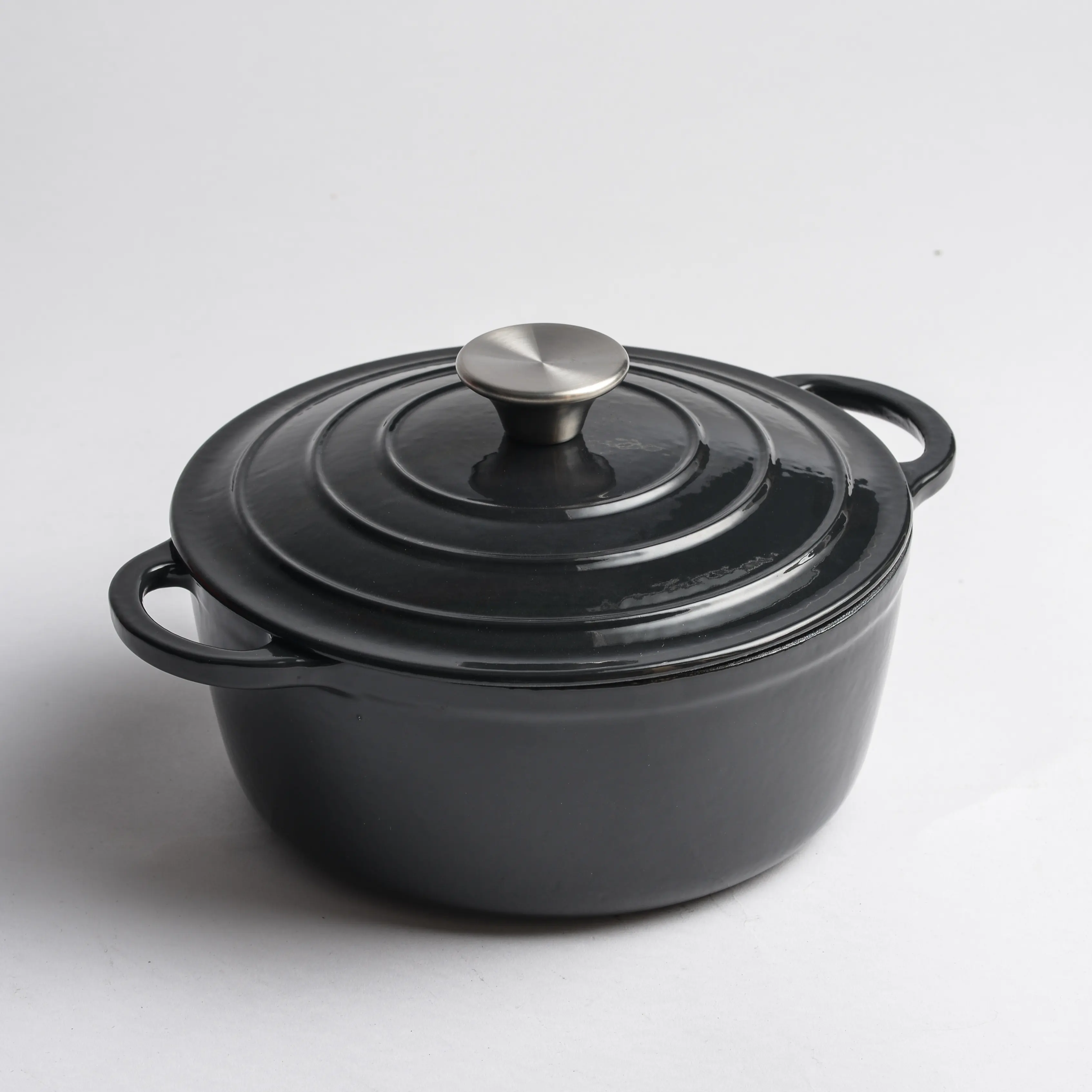Plain black soup pot enamel cast iron cookware casserole