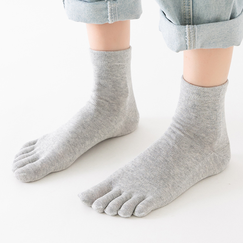 Hot selling wholesale Thin Women's Toe Cotton Socks In Tube Sweat-absorbing Socks Solid Five-finger Socks