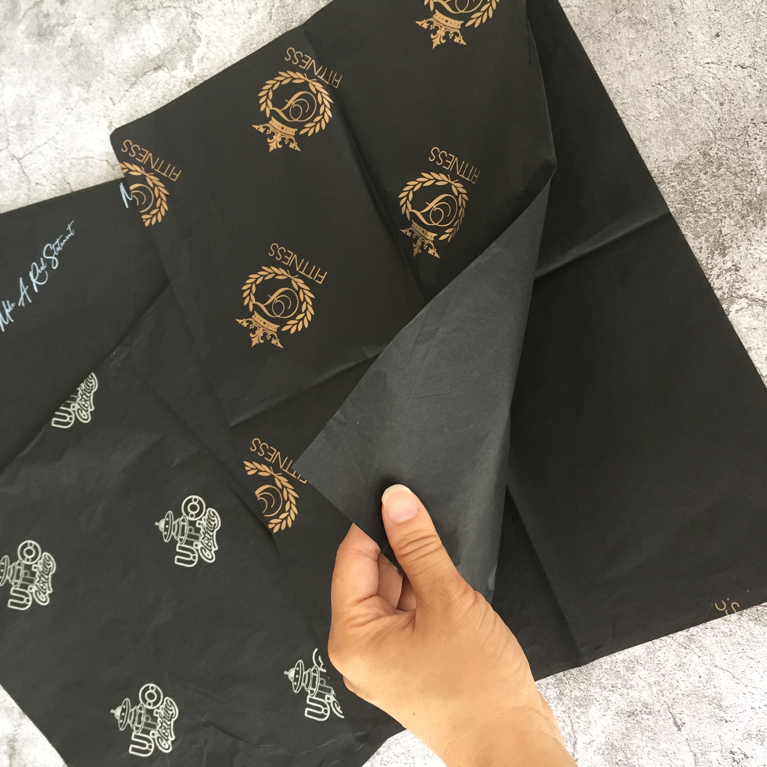 Black color Tissue Custom Printed Foil logo 17G Gold gift paper Wrapping paper , Packaging paper for shoes, wine