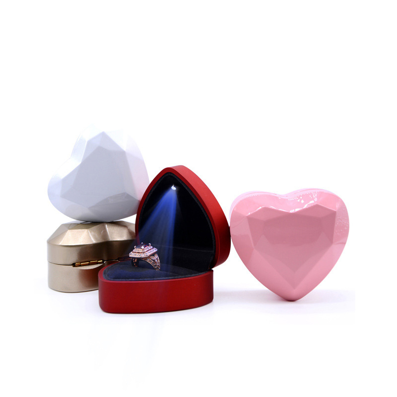 Wholesale Plastic Within Velvet 4 Colour Led Jewelry Ring Box Heart Shape Jewelry Box Jewelry Organizer