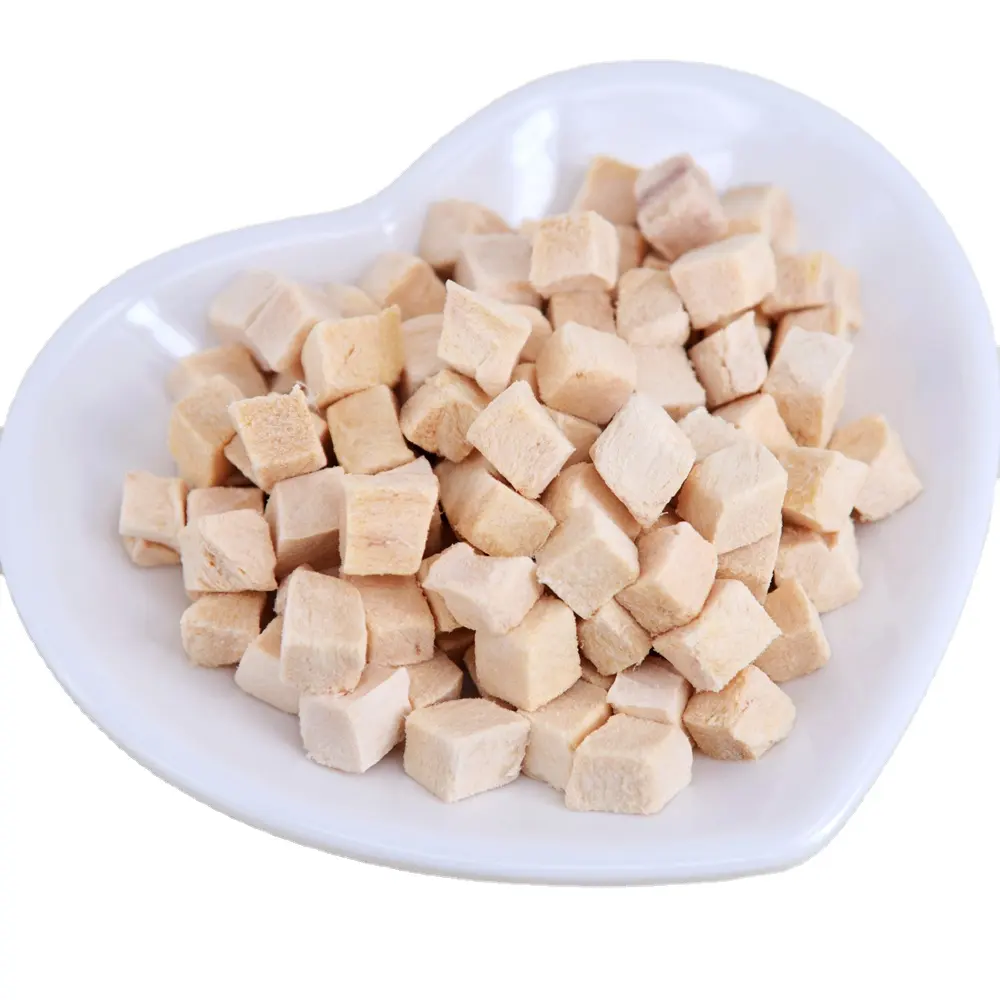 Natural Freeze Dried chicken cube for cats Natural raw 100% pure meat no additives OEM Factory Treats