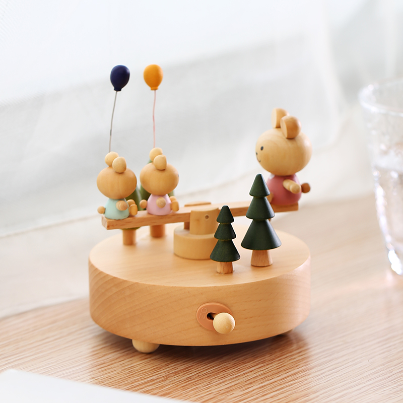 Wholesale hot christmas music box hand crank music box hand-made eco-friendly music box for santa gift