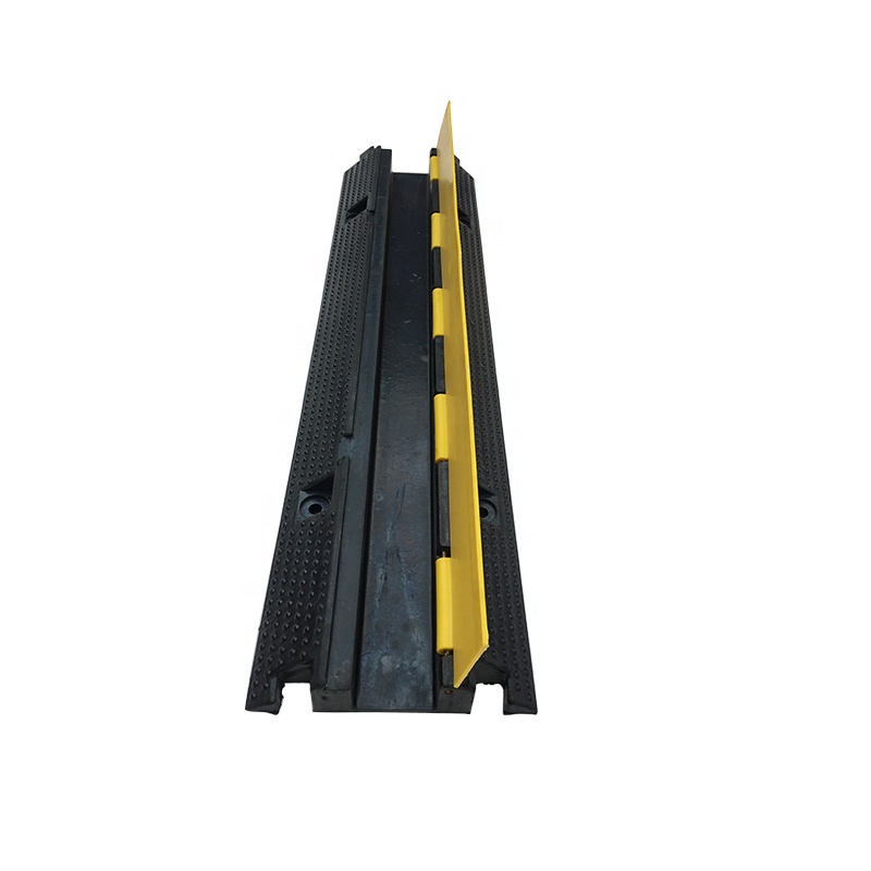 Outdoor Indoor Use Plastic Black Hose Protectors Pvc Cable Protector With One Channel