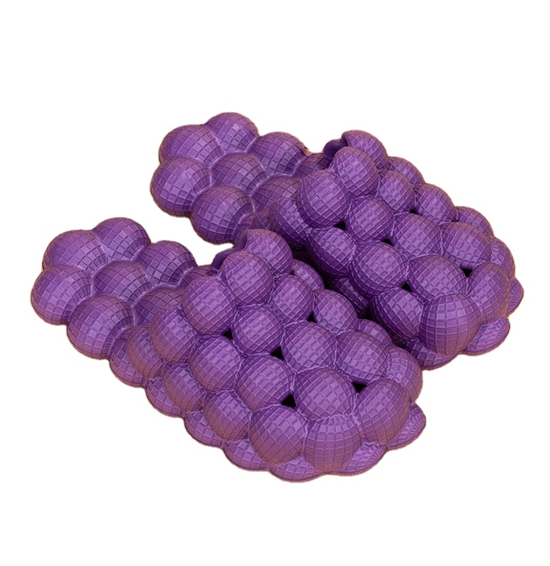 Hot Selling NewStyle Eva Garden Shoes All Season ManSlippers Indoor Slipper Easy Wear Slippers Massage Mesh Sandals And Slippers
