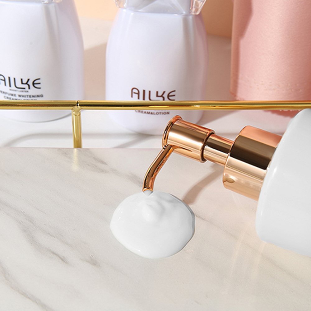AILKE Mysterious Kiss Niacinamide осветительный отбеливающий лосьон для кожи, крем, тонизирующий крем для тела, имеет белый молочный цвет на коже