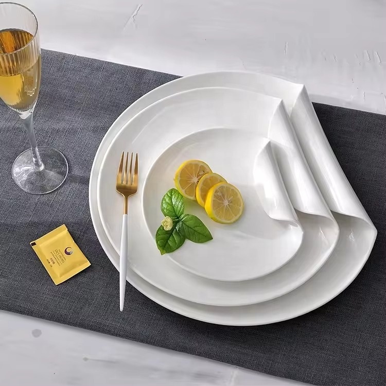 Shengjing Royal Ware Round Irregular White Ceramic Plate Sets Catering Porcelain Dinner Dish Dinnerware For Restaurant Tableware