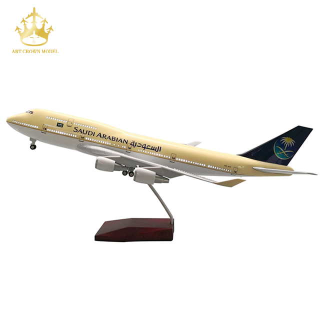 Резиновая модель самолета литья под давлением Boeing 747 Saudi Arabian Airlines 1/150 47 см модель самолета Airbus