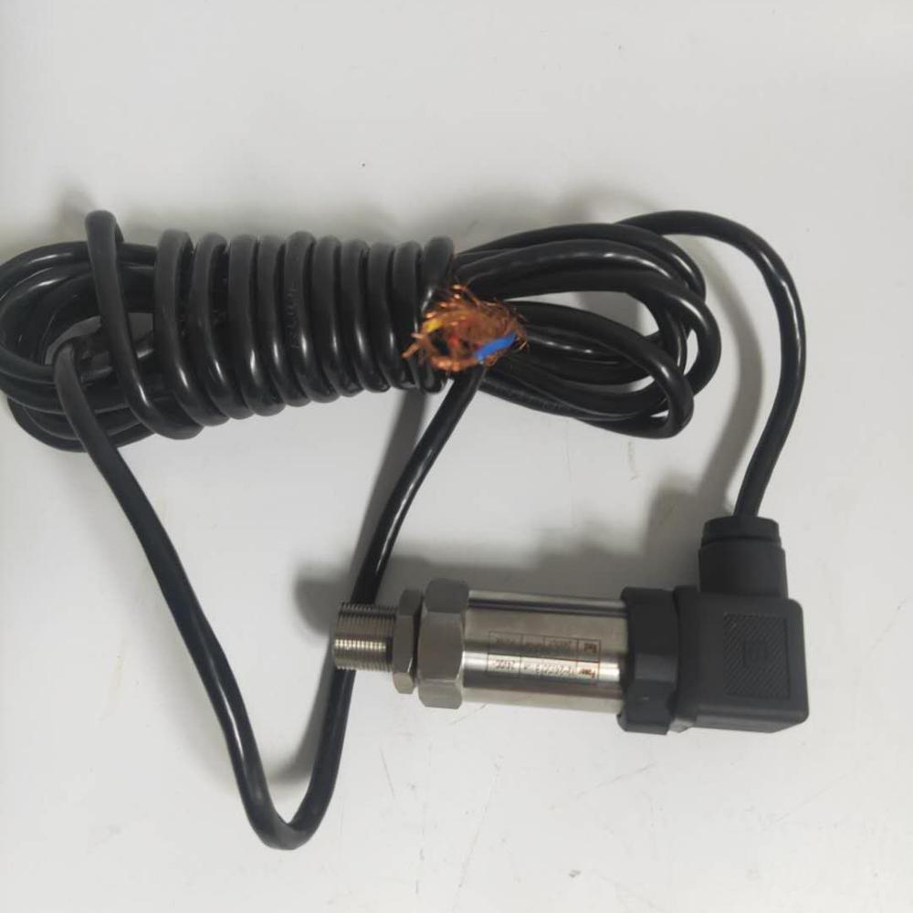 Turbine flow meter sensor amplifier
