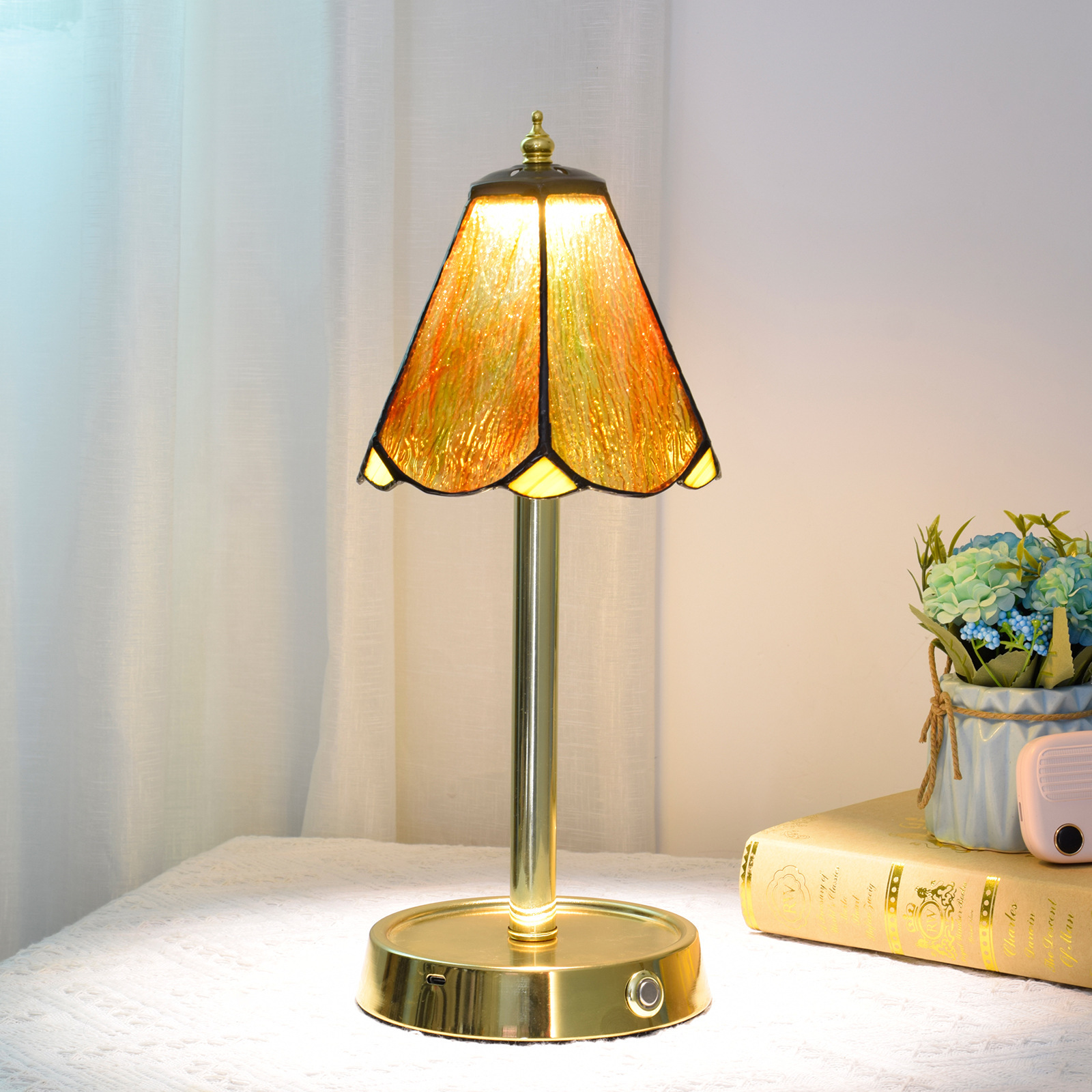 Modern Battery Operated Led Small Bell Table Lamp for Bedroom or Living Room Study Stained Glass Table Lamps