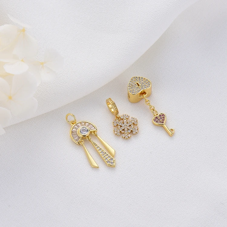 Wholesale Jewelry Findings14K Gold Plated Snowflake Charm Heart Shape Key Zircon Pendant Jewelry Making Charms