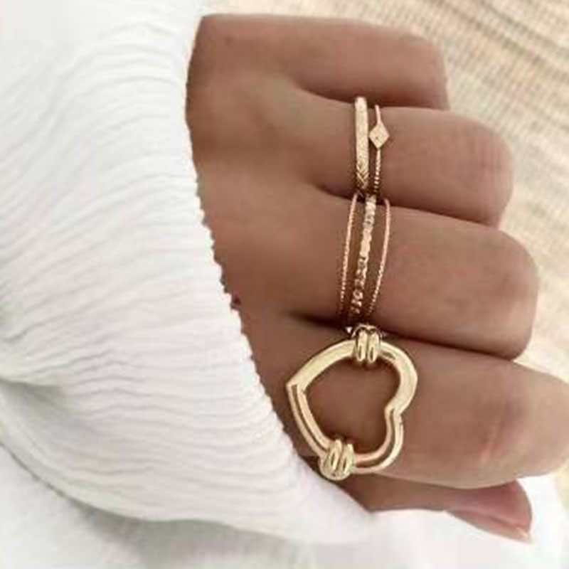 New Models Women Fashion Jewelry 18k Gold Plated Stainless Steel Wedding Jewelry Hollow Heart Ring