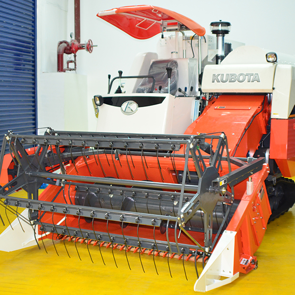 Высококачественный бывший в употреблении рисоуборочный комбайн kubota harvetser 95% Новинка