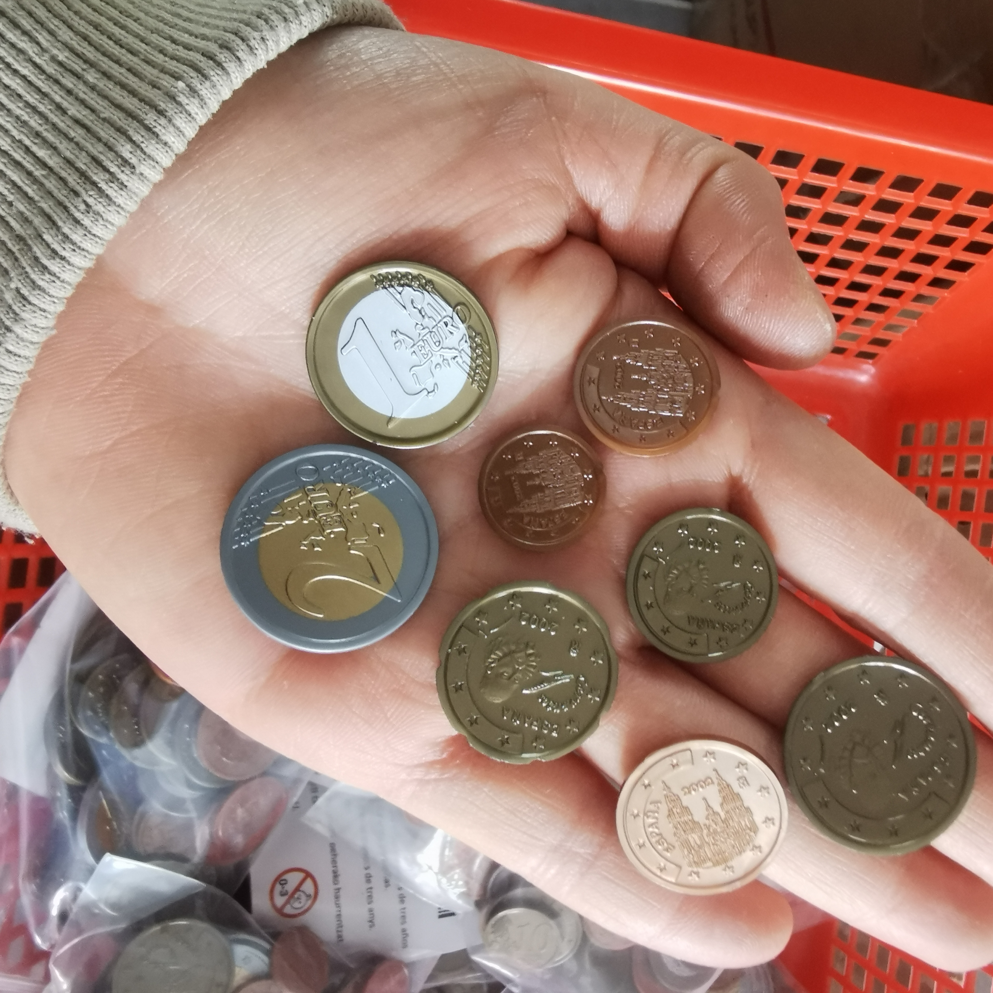 Новый продукт, изготовленные на заказ пластиковые золотые монеты, штампованные пластиковые монеты евро