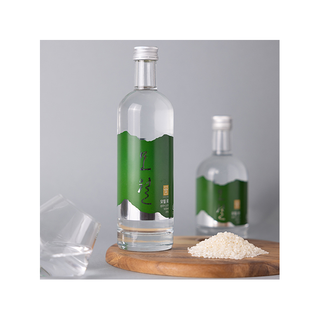 Korea professional wholesale Korean soju MOWALL RO Mild tasting glass bottles packed with delicious wine