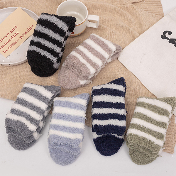Wholesale Fluffy Comfortable Plush Winter Warm Home Men's Socks Custom Men's Socks New For 2024