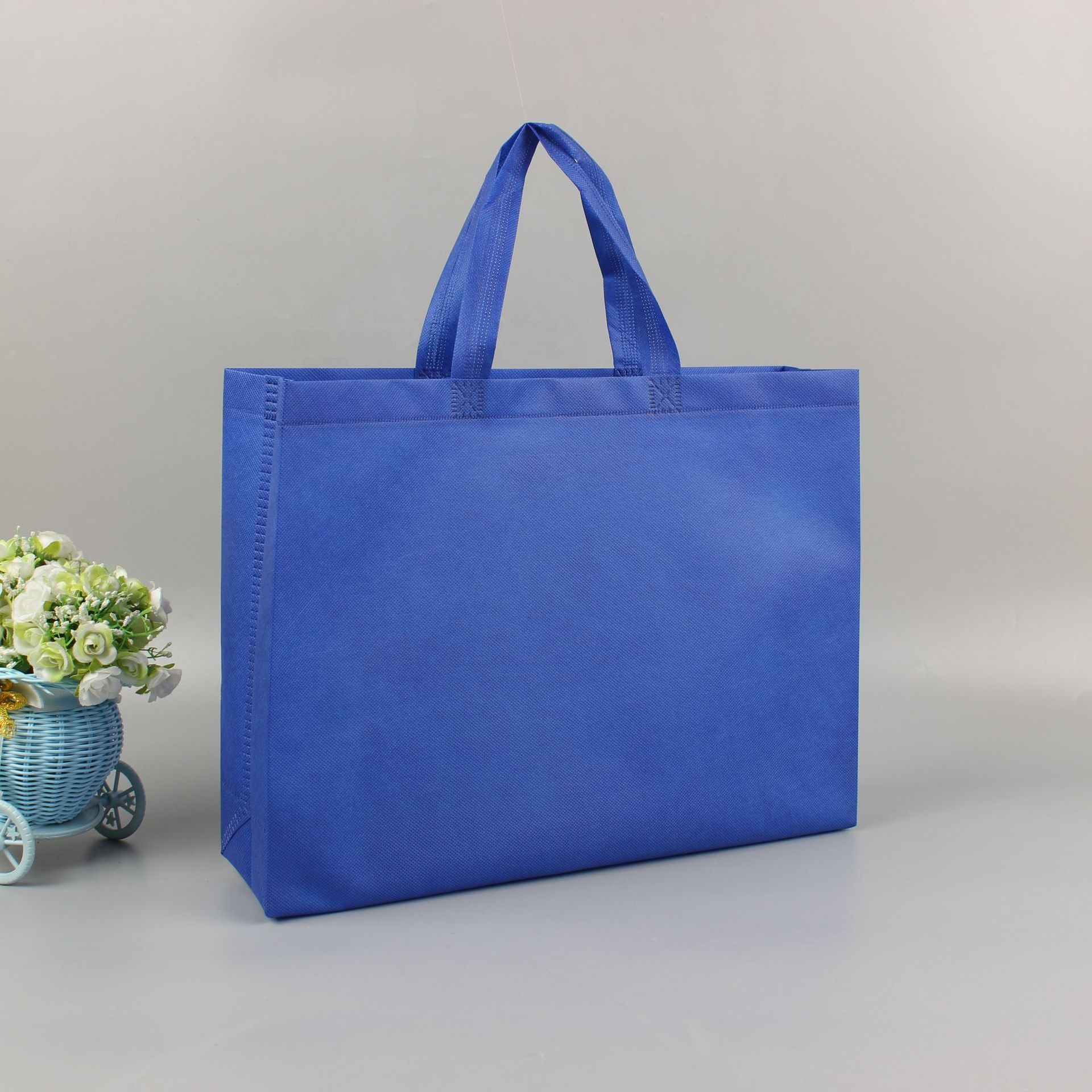 Custom Design Non Woven Tote Shopping packaging bags