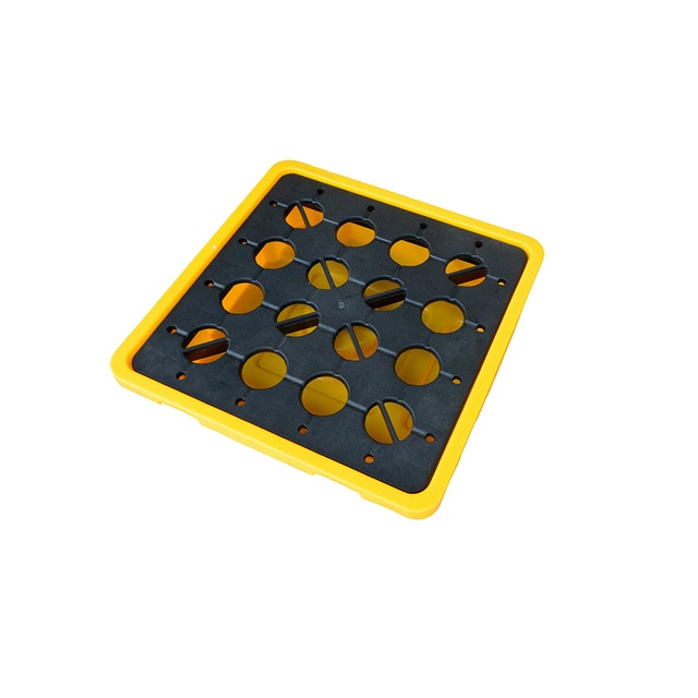 High capacity detachable spill containment plastic pallet for drums