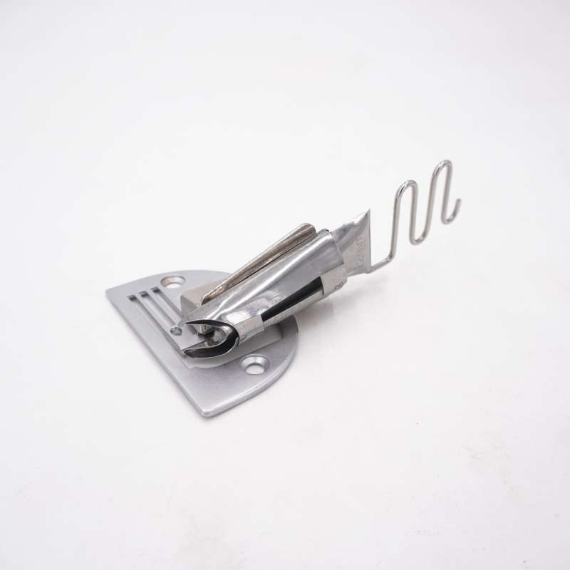 Sewing machine synchronous sewing machine folder edging cylinder half folding drawing cylinder roll loose mouth thick material
