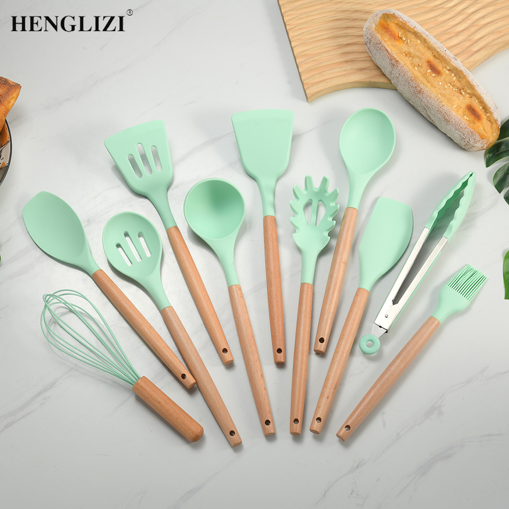 Multi-Color Wooden Handle Food-Grade Silicone Kitchen Tool Set for Non-Stick Cookware 12Pcs Cooking Utensils with Storage Bucket