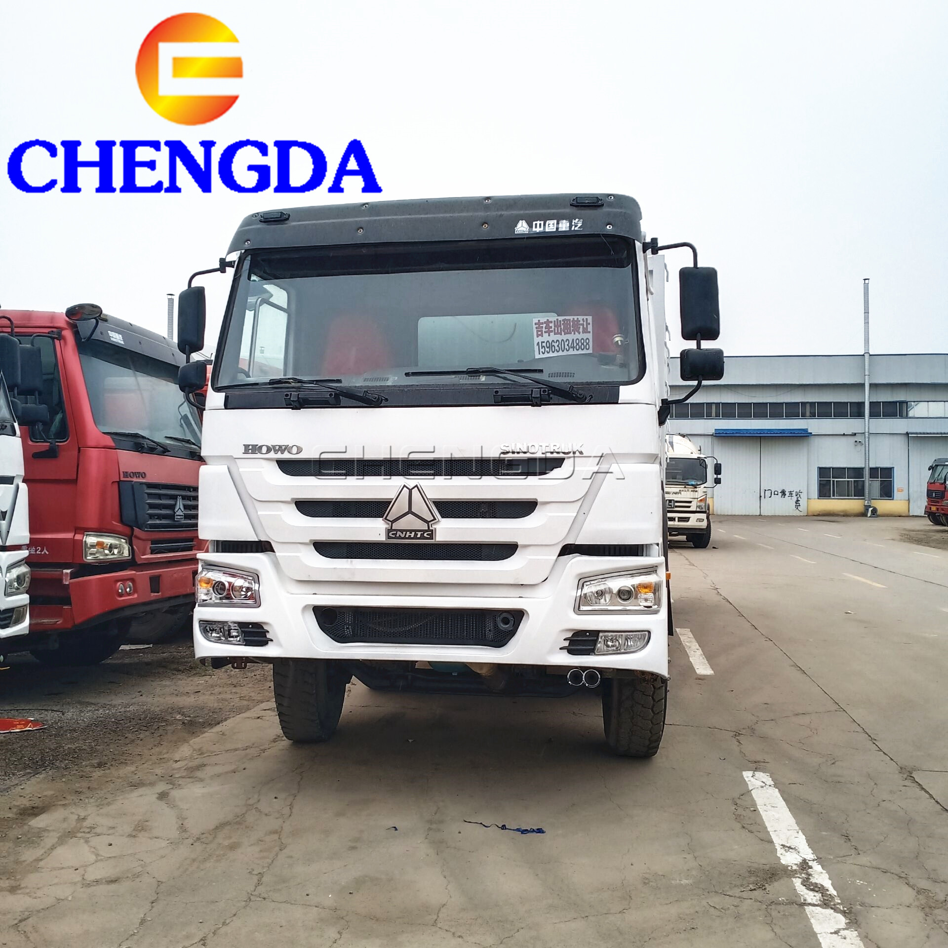 Competitive price Sinotruk 371hp HOWO 8X4 12 Wheeler cargo truck trailer flat bed truck