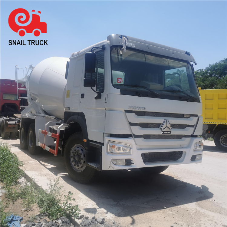 Howo Sinotruk 9 Cubic 10m3 12CBM Cement Mixer Truck Used Concrete Mixer Truck Price