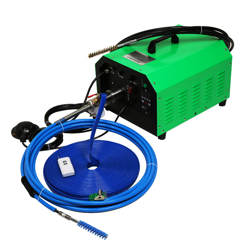 Corrosion-resistant industrial pipeline cleaning machine, adapting to harsh environments and extending the service life