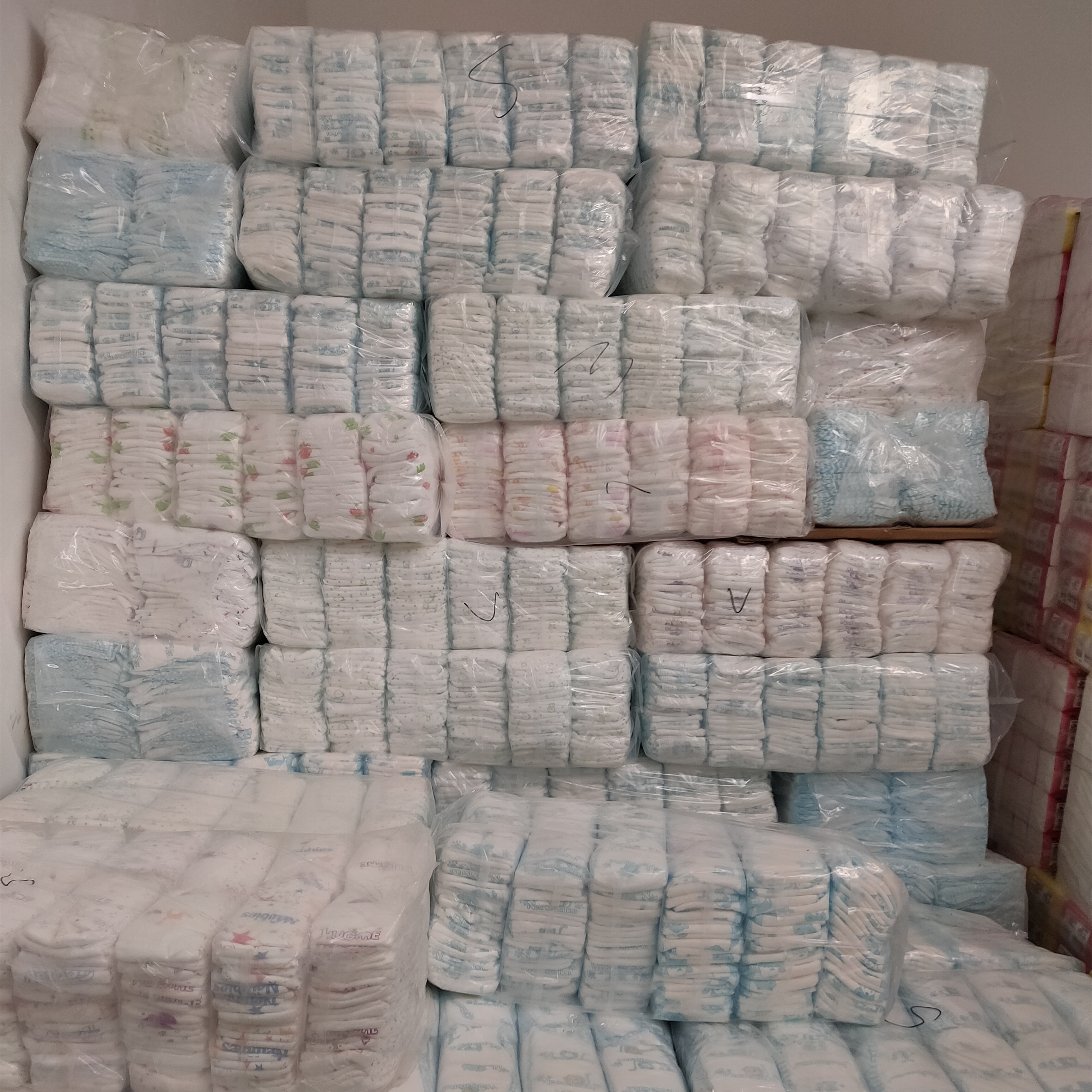 Good quality cheap price grade B stock baby diaper mass stocklot baby pull up pants supplier