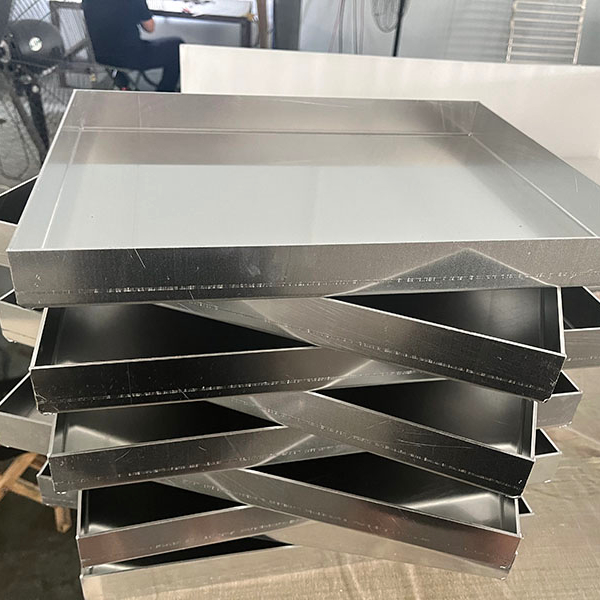 Customized size aluminum metal mes punched baking tray.hand welding sheet pans baking tray