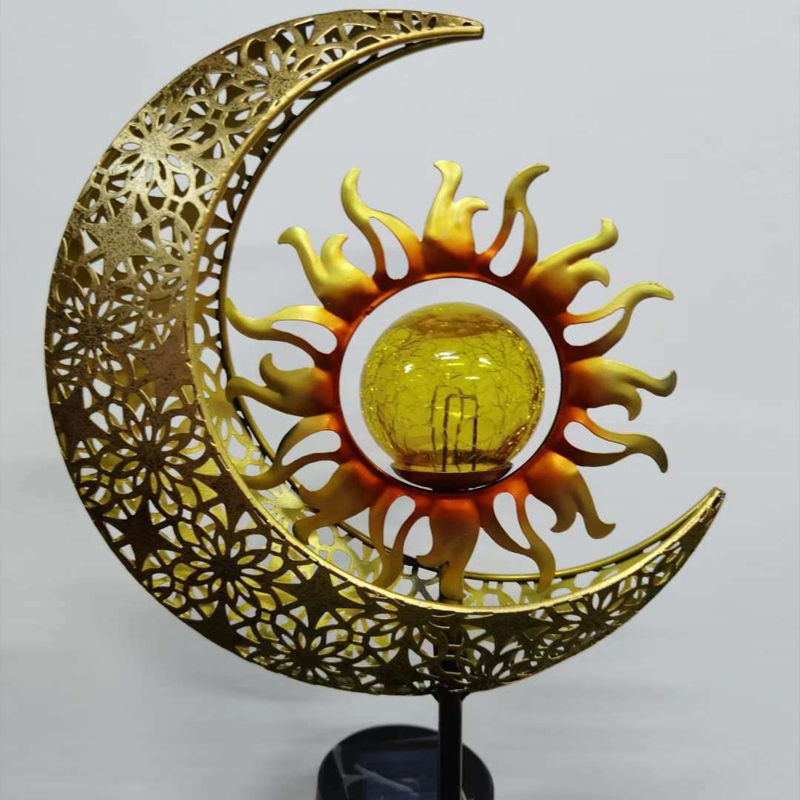 Factory Wholesale Garden Decor Memorial Gift Retro Metal Sun Wheel Wind Chimes Night Light For Home Yard