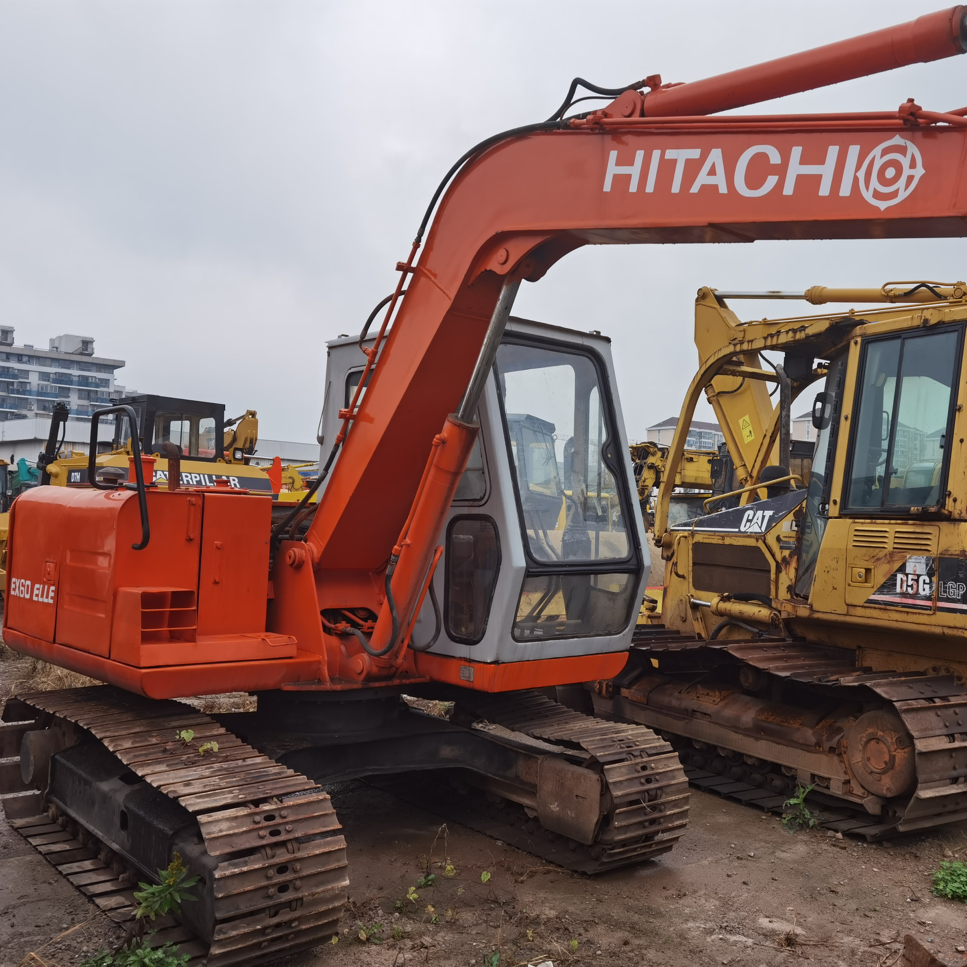 Б/у Hitachi EX60 экскаватора