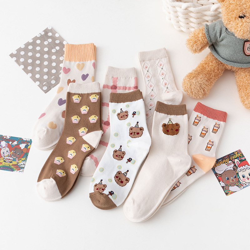Autumn Korean New Stylish Funny Cute Cartoon Bear Woman Socks Breathable Soft Cotton Fancy Cartoon Women Socks