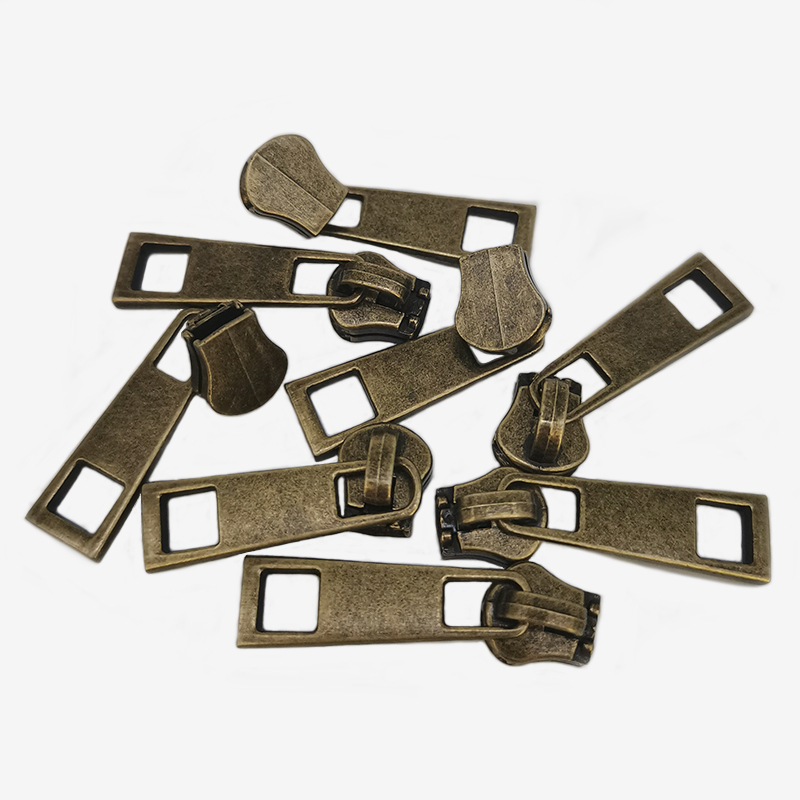 No. 5 metal zipper slider hanging plating process with checkered piece Non lock slider special zipper puller for leather goods