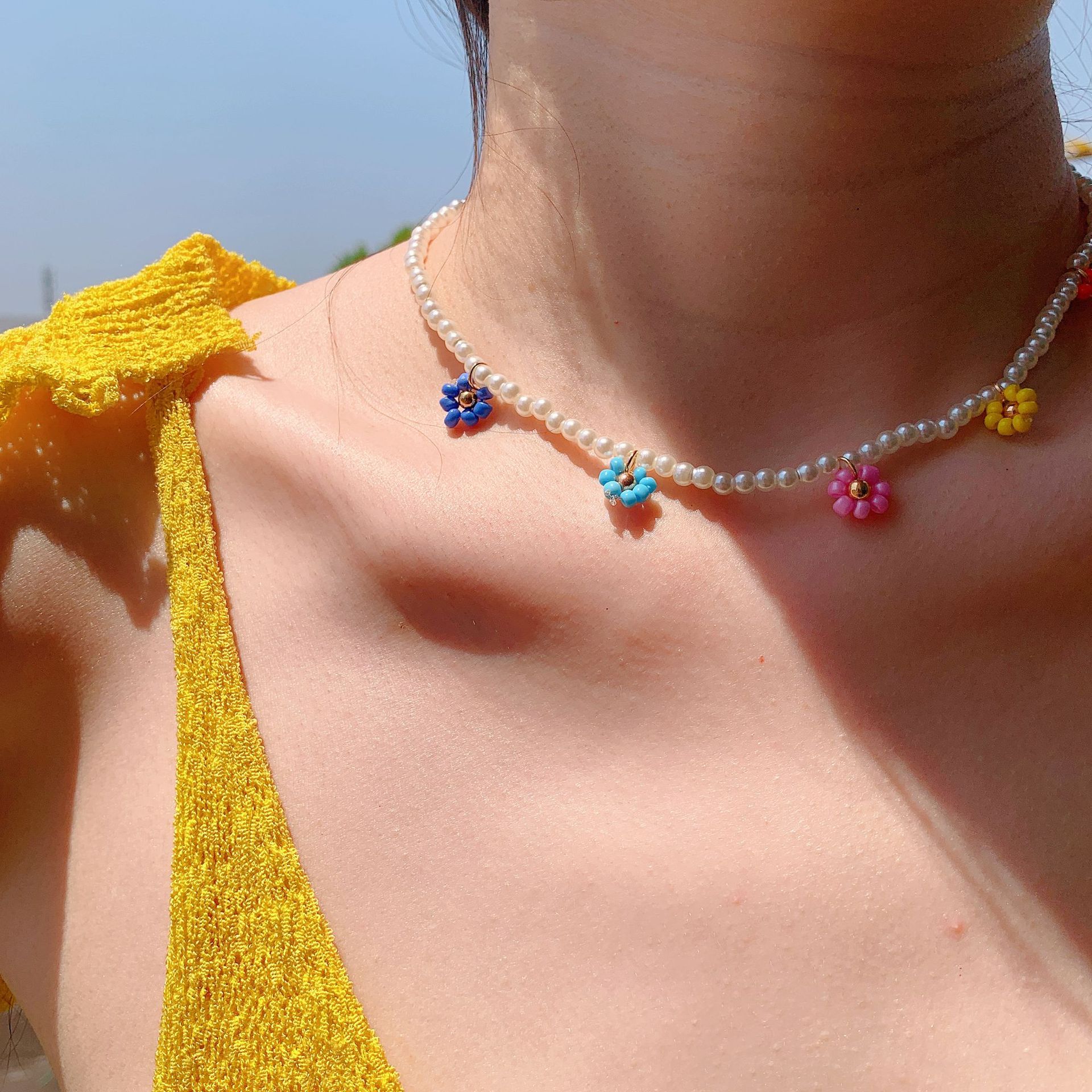 NK-1139 Handmade Rice Seed Beads Chain Necklace Daisy Flower White Pearl Choker Necklace Flower Pendant Necklace for Women