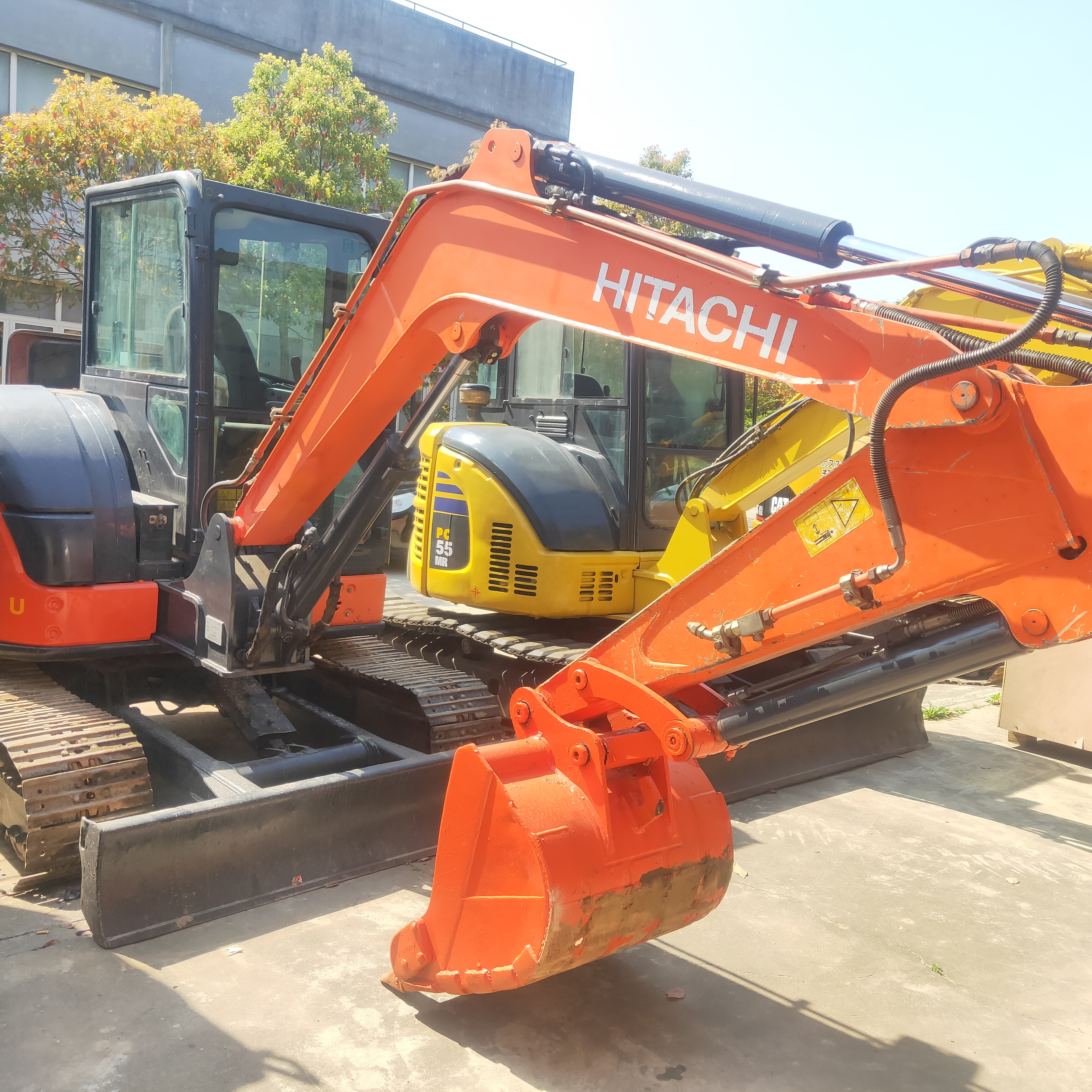 Used Hitachi ZX55 Mini Crawler Excavator ZX55USR Hydraulic Tracked Small Excavator Construction Landscaping 5.5 Ton Bager Digger
