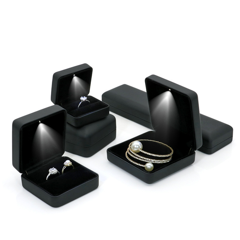 Wholesale Custom Color LOGO Jewelry LED Light Ring Box Luxury Ring Bracelet Pendant Jewellery Boxes With LED Light