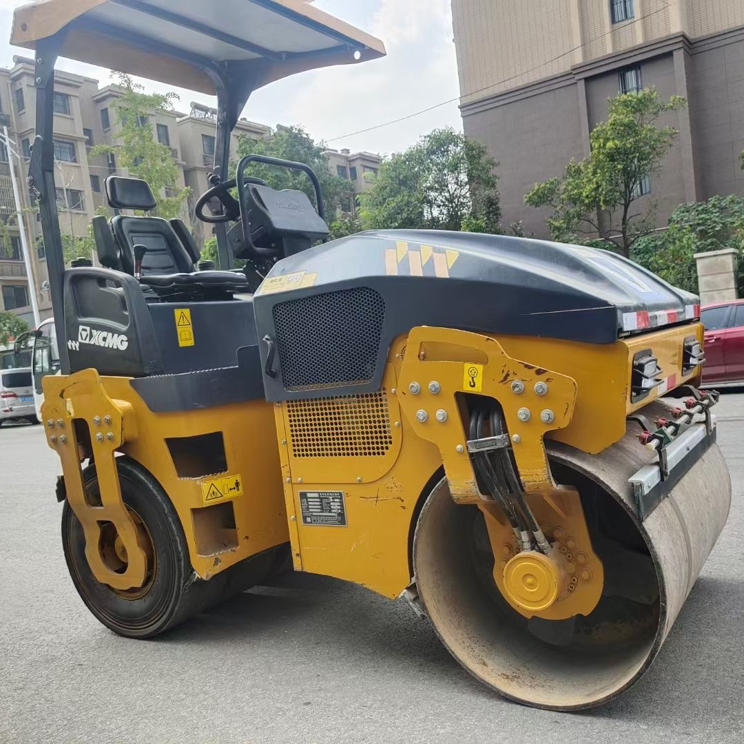 Used XCMG Light Compactor XMR403VT for sale